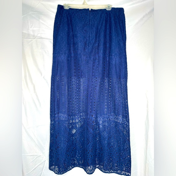 BCBGMaxAzira - Picture 2 of 6